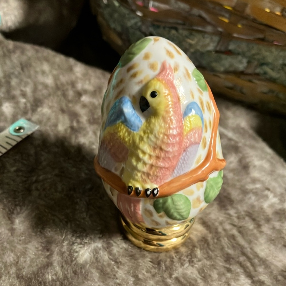 1990 Franklin Mint Egg